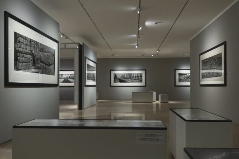 Installation view di Radici, fotografie di Josef Koudelka
