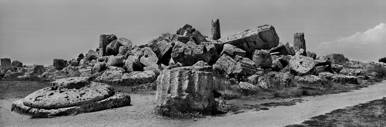 il Tempio G. (con vista da sud-est) di Selinunte, fotografata da Koudelka nel 2012.