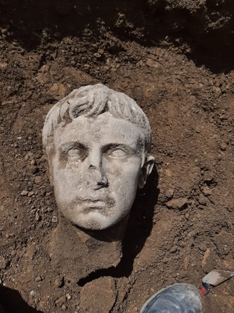 Testa marmorea dell'Imperatore Augusto ritrovata a Isernia