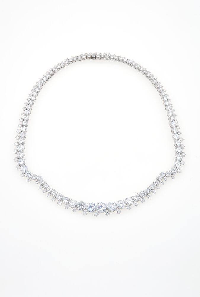 Rivière composta da 168 diamanti in platino commissionata ad Horowitz da una famiglia di industriali lombardi. Provenienza: documentabile