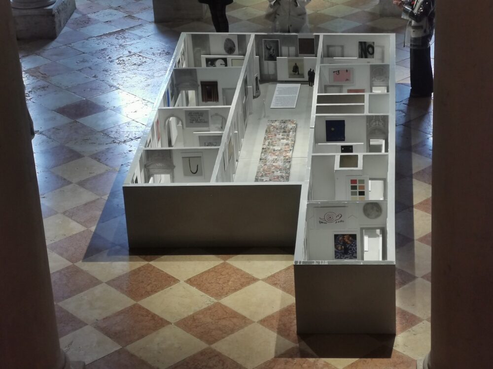 Il modello della mostra di Peter Fischli, Stop Painting, Fondazione Prada, Venezia