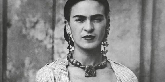 Guillermo Kahlo, Frida, Messico, 1932. Stampa al platino/palladio