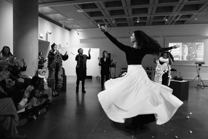 Neslihan Yilmazel, Collettivo Internazionale “Poetry is my passion”, 2020 (Crediti fotografici © Pino Montisci)