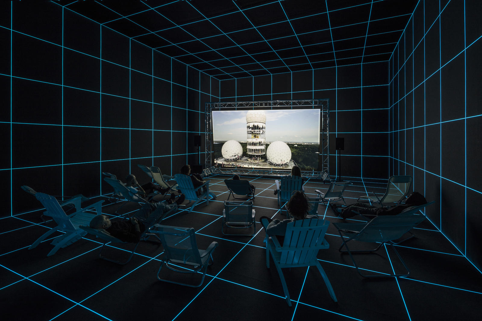 I will survive. Visita virtuale alla personale di Hito Steyerl, a Parigi