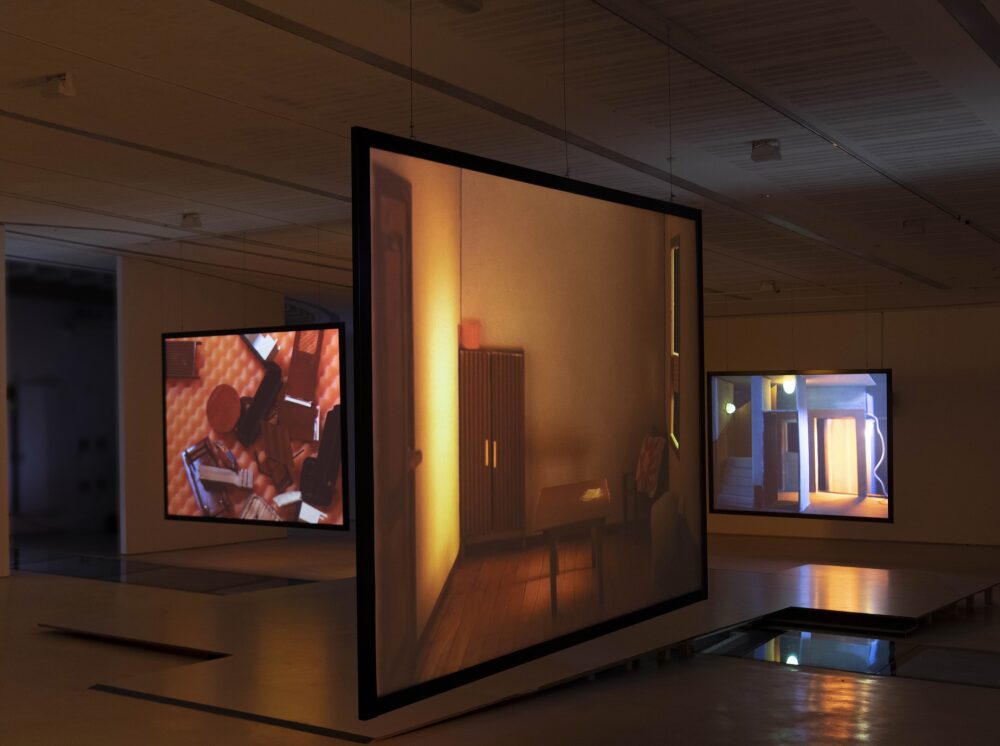 Tomaso De Luca, A Week's notice, 2020 - Video-installazione a tre canali, suono, video, colore, 60’00”, MAXXI, Roma -  Courtesy MAXXI e Giorgio Benni.