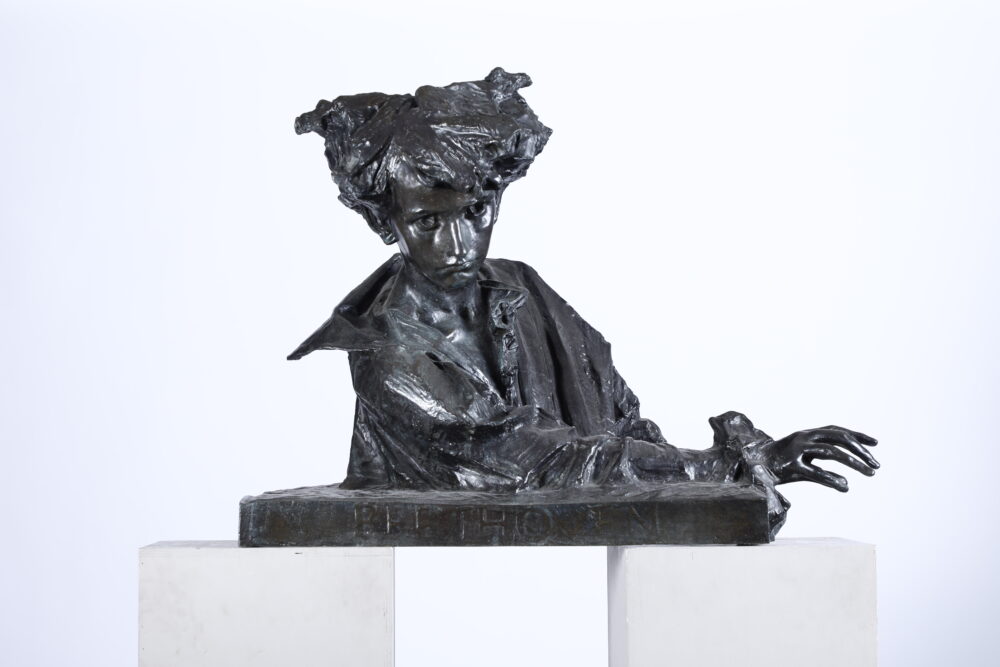 Giuseppe Grandi (1843-1891/94) Beethoven giovinetto Scultura in bronzo, cm 90x40x70 Stima: 8.000 - 10.000 eur