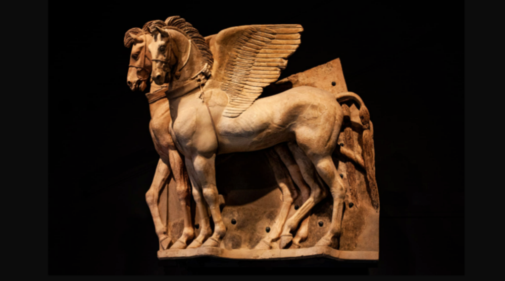 Museo archeologico nazionale di Tarquinia, il celebre altorilievo dei cavalli alati