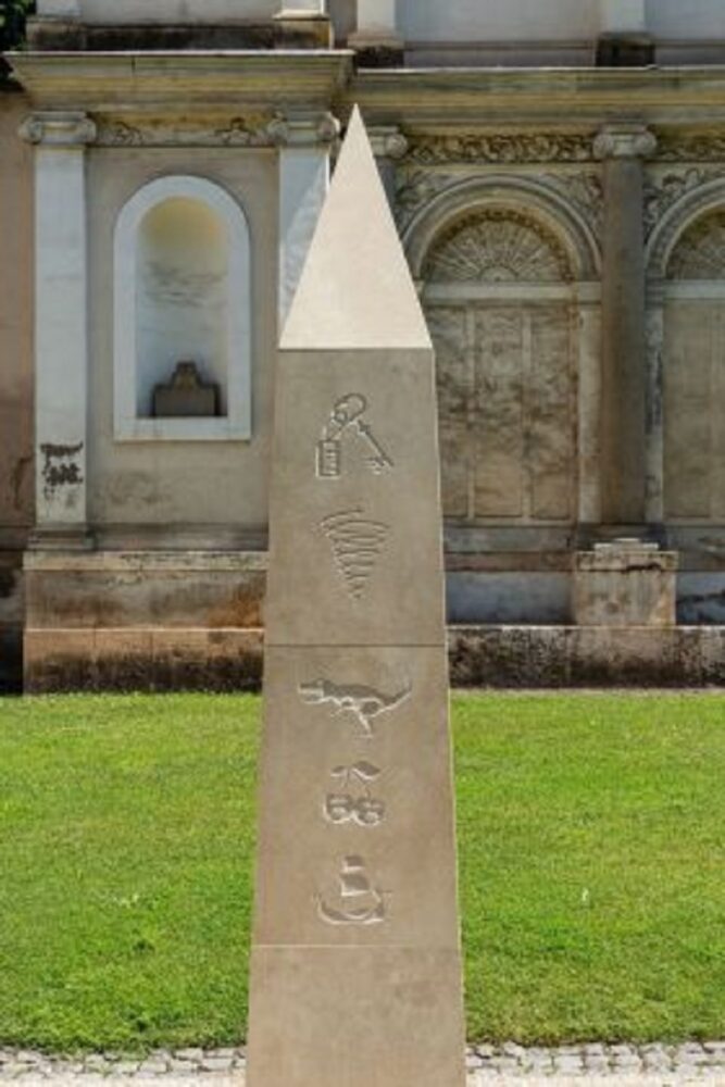 Evgeny-Antufiev-Obelisk-2020-travertino-inciso-300x60x60-cm.-Courtesy-the-artist-z2o-Sara-Zanin.-Photo-credits-Ela-Bialkowska-OKNOstudio