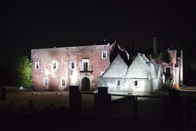 Iginio de Luca, Se queste mura potessero parlare, Casa Rossa, Alberonello