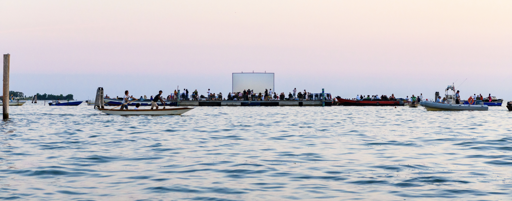 Ripensare la città a partire dalla Laguna. Torna il Cinema Galleggiante a Venezia