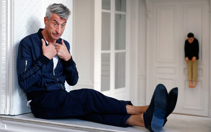 Cattelan mon amour. Chi tocca i fili dei piccioni non muore ma prende la scossa: de Rubempré risponde a Politi