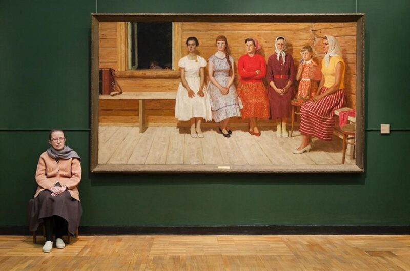 The Art of Guarding Art: Russia's Lady Museum Guards | Russian art, Art gallery, Art museum