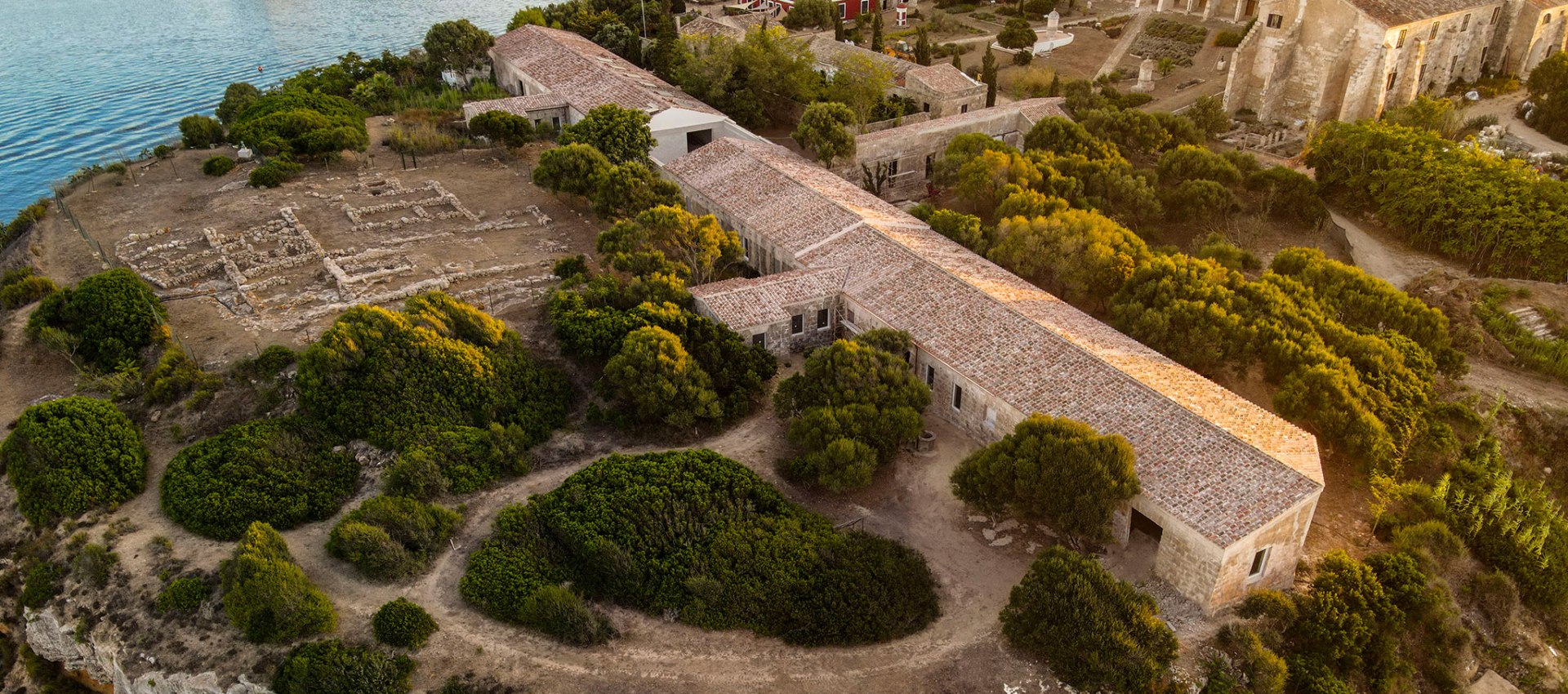 Ecco la nuova sede di Hauser & Wirth a Minorca. Mark Bradford presenta la mostra in anteprima video