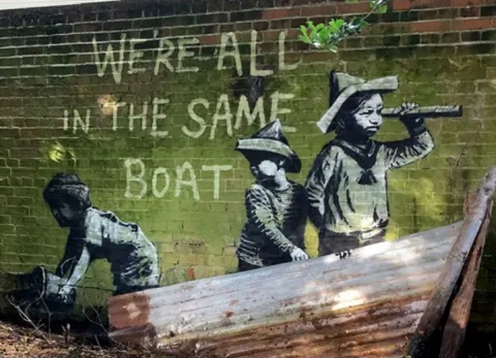 Anche Banksy in vacanza?  Spuntano diversi graffiti sulla costa inglese