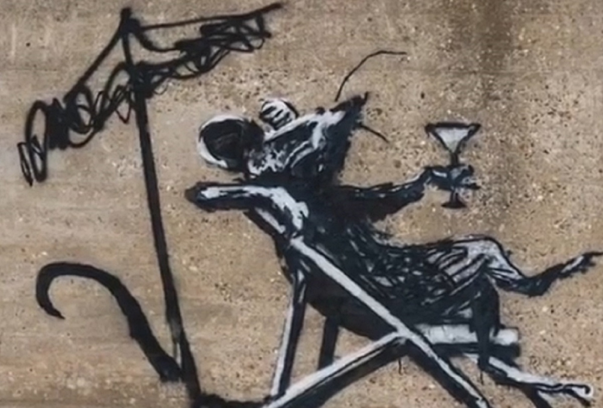 Gipsy Banksy! Su instagram il video della “spraycation” sulla costa inglese