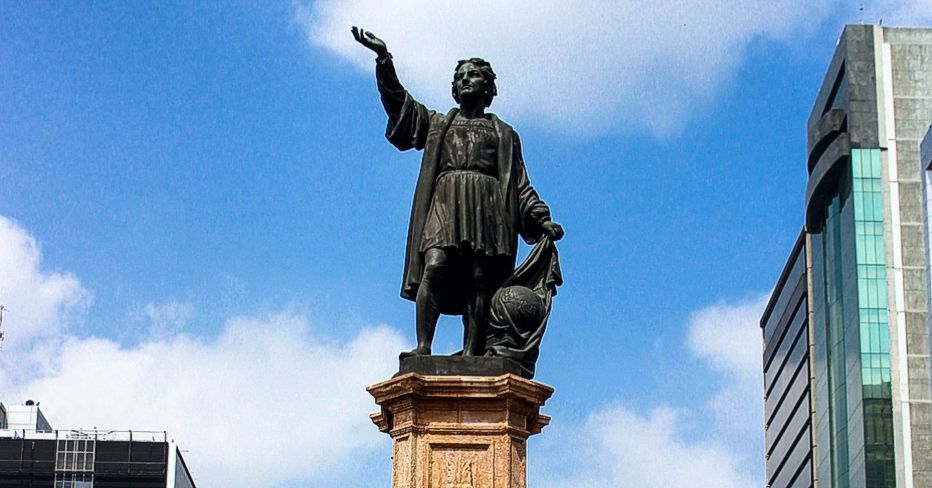 Cristoforo Colombo lascia Città del Messico: rimossa la statua del primo conquistatore
