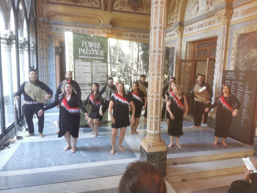 Lo spettacolo Maori alla preview di Power & Prestige, Palazzo Franchetti, Venezia