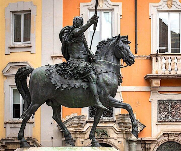 Piacenza, il monumento equestre a Ranuccio Farnese