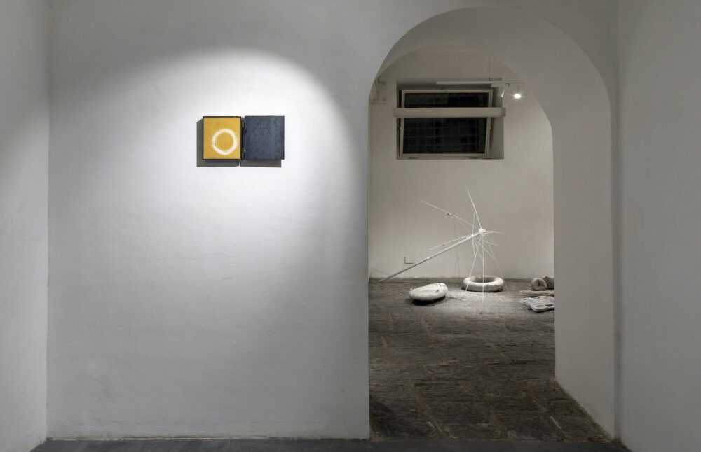 Iacopo Pinelli, Sui corpi galleggianti, a cura di Valentina Muzi - Shazar Gallery, Napoli, 2021 - Courtesy of Valentina Muzi