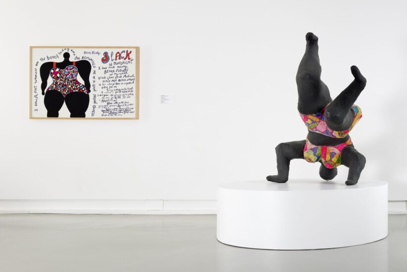 Niki de Saint Phalle, Black is different, 1994 ; Niki de Saint Phalle, Nana noire upside down, 1965-1966, collection MAMAC, Nice, Donation de l’artiste en 2001, © Niki Charitable Art Foundation / Adagp, Paris, 2020