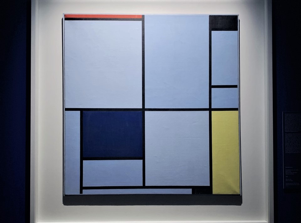 Equilibrio, intuizione, jazz. Il Neoplasticismo di Mondrian in una bellissima mostra a Milano