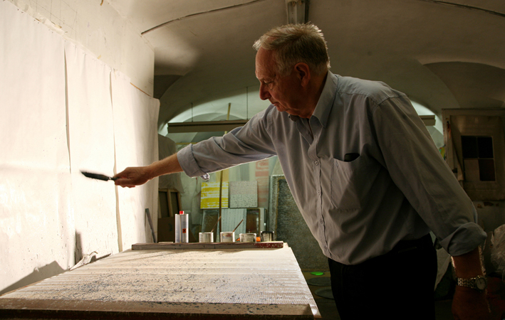 Paolo Masi nel suo studio, 2009, Courtesy Frittelli Arte 