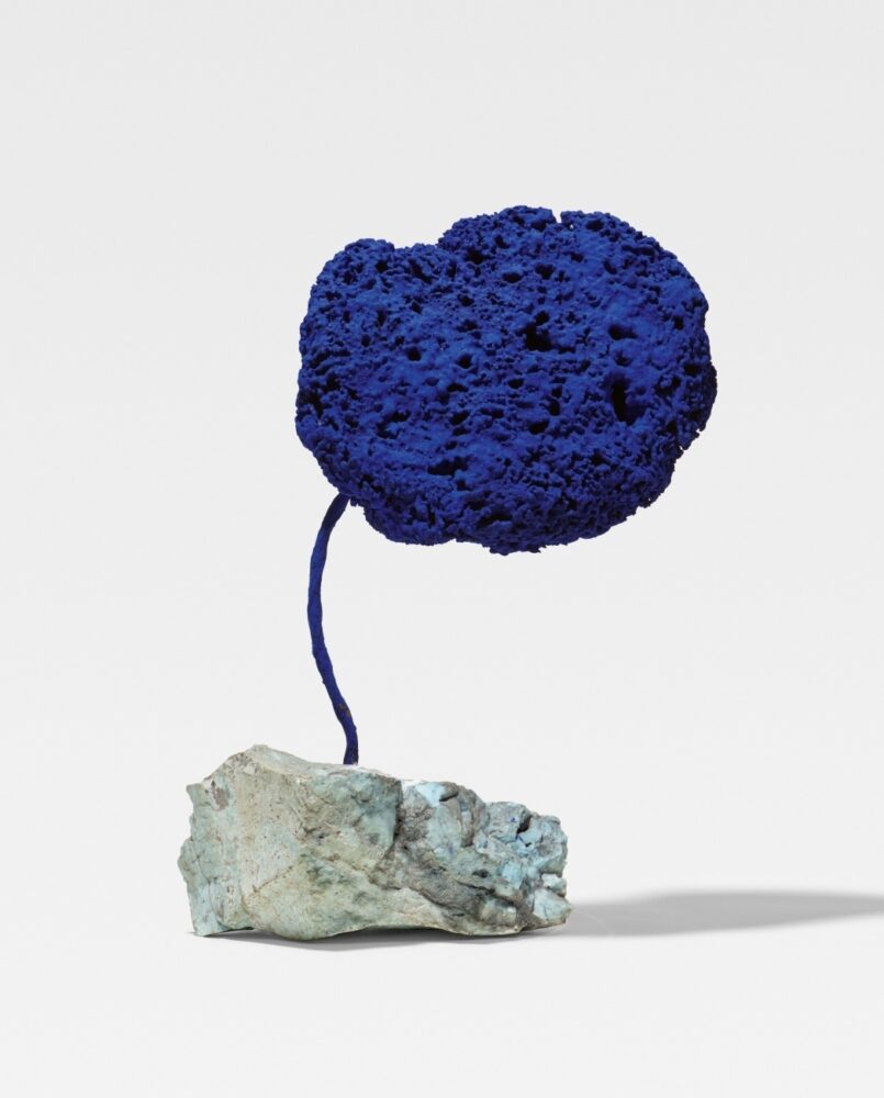 Yves Klein, Sculpture éponge bleue sans titre, (SE 328)
