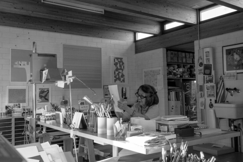 Aoi Huber-Kono nel suo studio a Novazzano | Credits @Aoi Huber-Kono