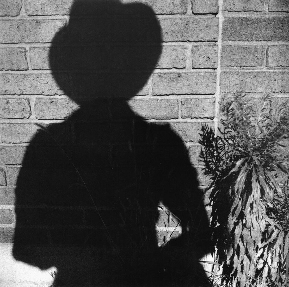  Vivian Maier, Self-portrait, n.dGelatin silver print, 2020 ©Estate of Vivian Maier, Courtesy of Maloof Collection and Howard Greenberg Gallery, NY