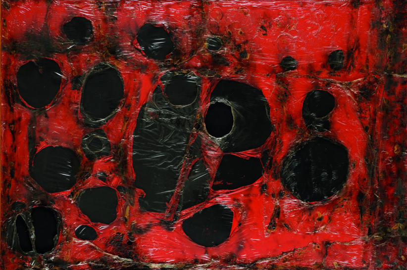 Alberto Burri, Rosso Plastica M3, 1961, Plastica, combustione su tela, 121,5 x 182,5 cm. ©Fondazione Palazzo Albizzini Collezione Burri