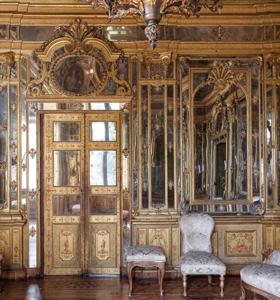 Parete del Salottino degli specchi, Palazzo Terzi. Crediti Massimo Listri