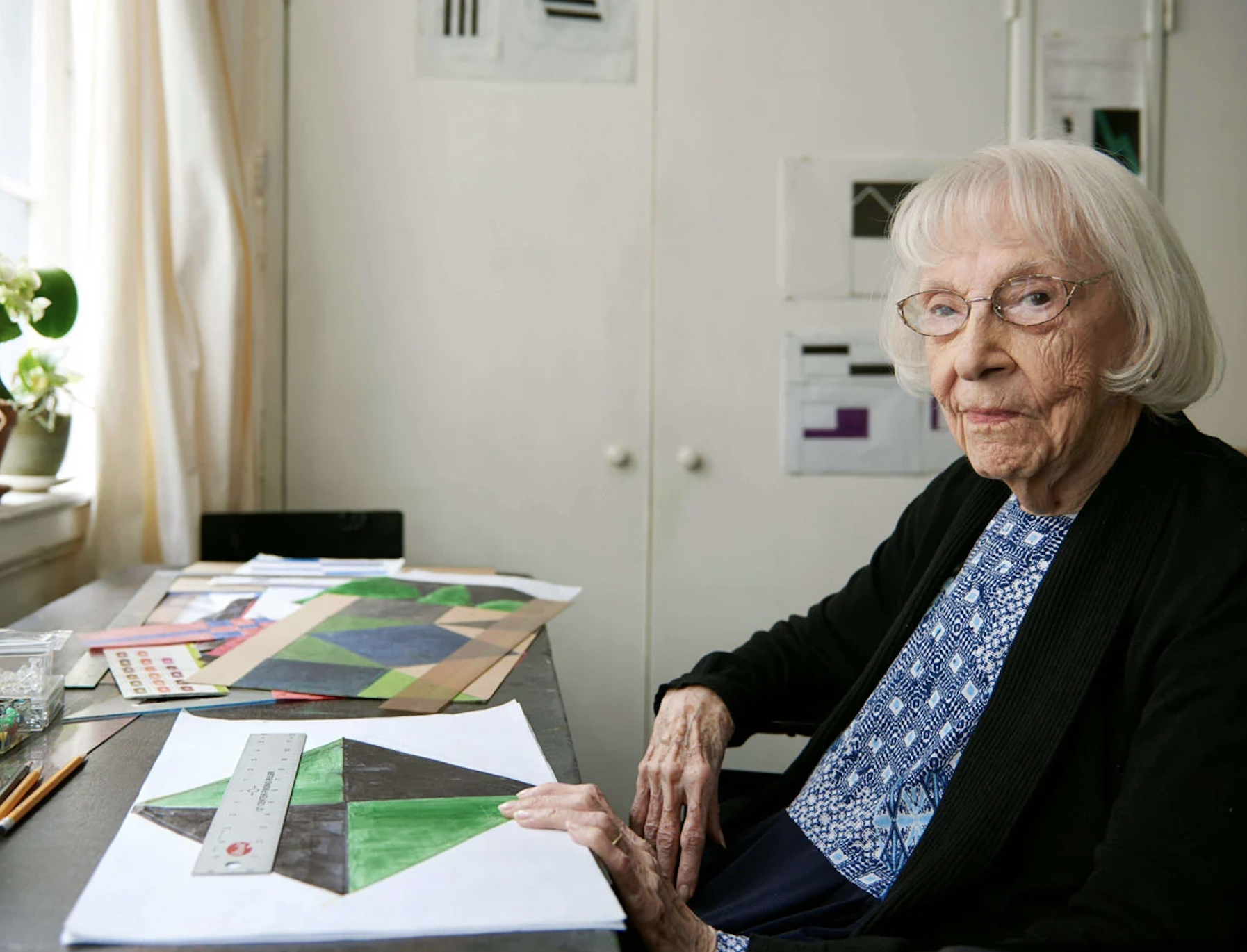 Addio a Carmen Herrera, artista innamorata della linea