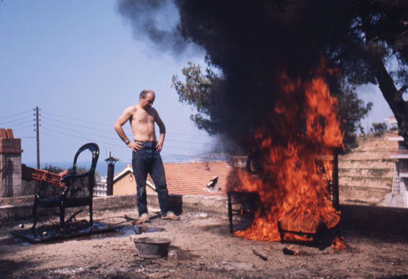 Arman at work. Photo by Shunk-Kender. ©Roy Liechtenstein Foundation