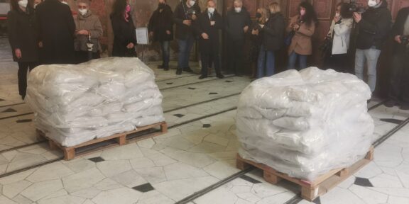 Maurizio Cattelan, Lullaby, Cimitero Monumentale di Milano