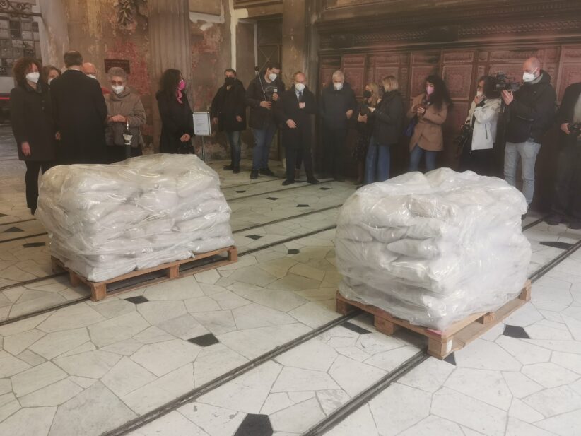 Maurizio Cattelan, Lullaby, Cimitero Monumentale di Milano