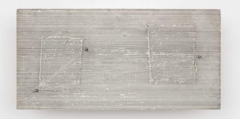  Tableau objet, 1962. Painting on wood and canvas, metal and wire. 25 × 51 × 10 cm | 913/16 × 201/16 × 315/16 in. Courtesy the artist and Perrotin. ©Jesús Rafael Soto. All rights reserved.