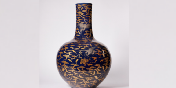 Il rarissimo vaso cinese Qianlong scoperto in Inghilterra