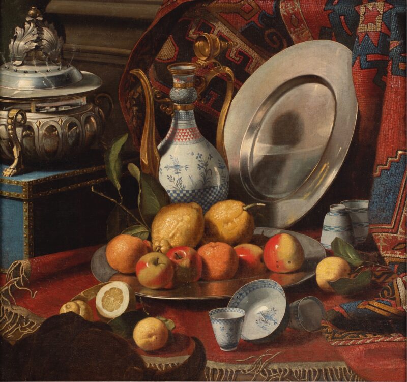Lotto 114: Cristoforo Munari (Reggio Emilia 1667- Pisa 1720) Brucia incenso, bauletto, vassoio con frutta, teiera e porcellana in stile cinese, su tavolo coperto da tappeto Ushak, olio su tela, cm 114,5 x 123,5 Stima: € 80.000-100.000