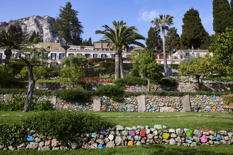 COLORING THE WORLD - Pascale Marthine Tayou al Grand Hotel Timeo, A Belmond Hotel, Taormina
