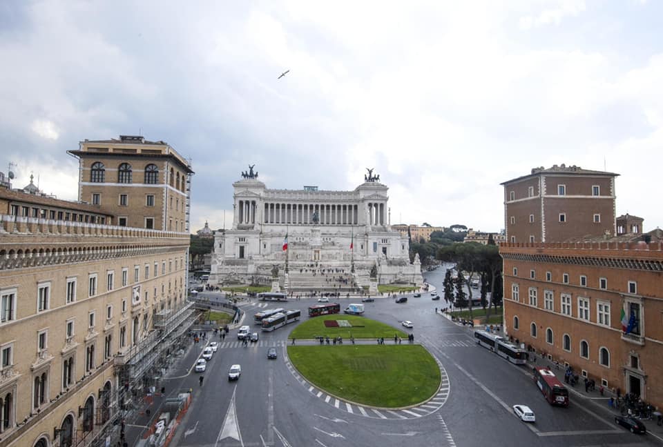 Piazza Venezia presa d'assalto nella Domenica al museo