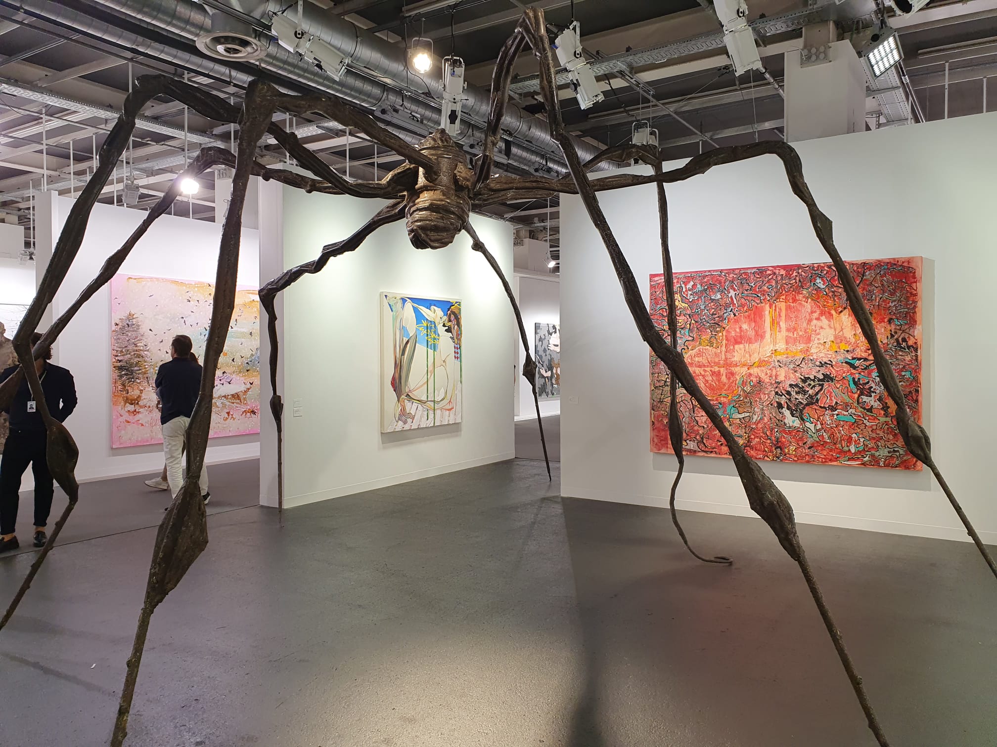 Un ragno di Louise Bourgeois incanta durante la preview di Art Basel: venduto per 40 milioni