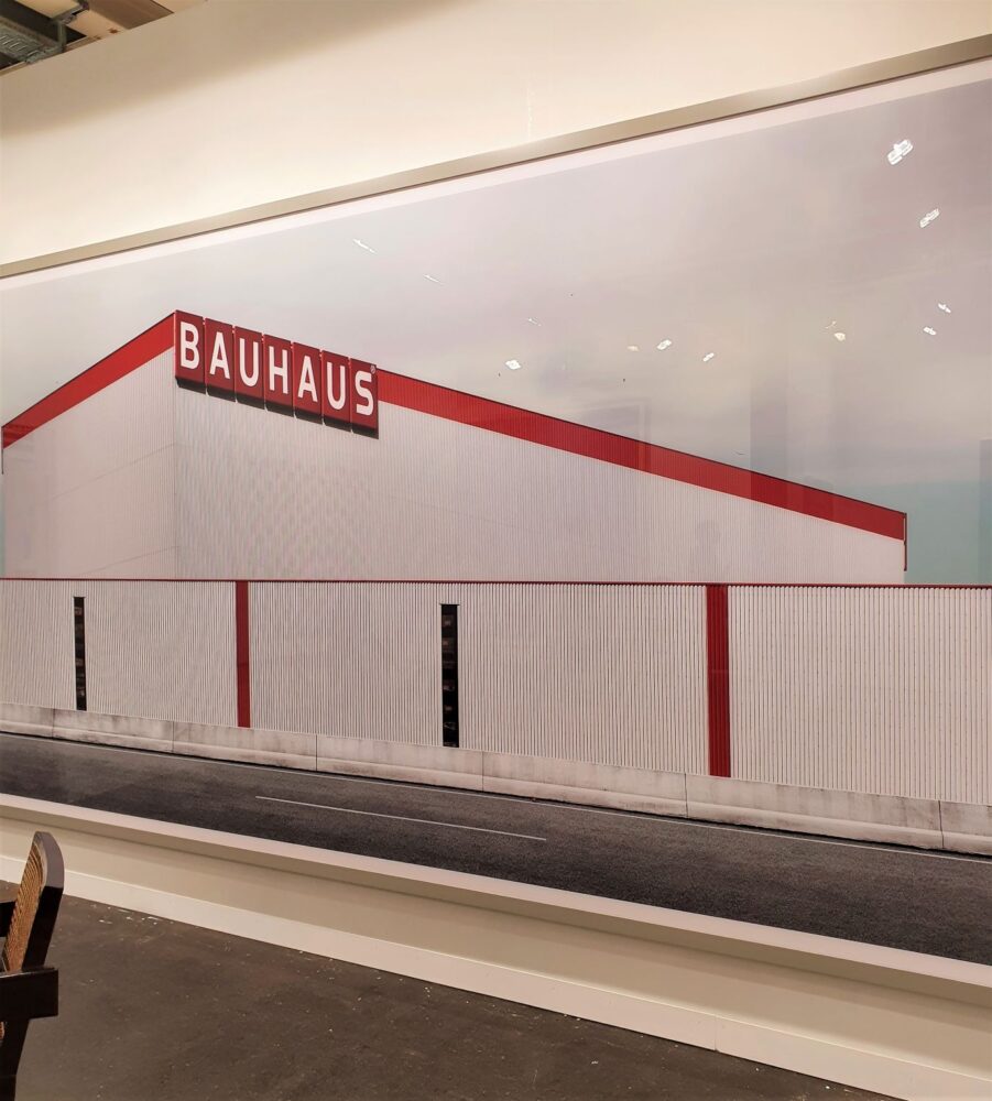 Bauhaus di Gursky, 2020, prezzo 500 mila euro (SPRUETH MAGERS)