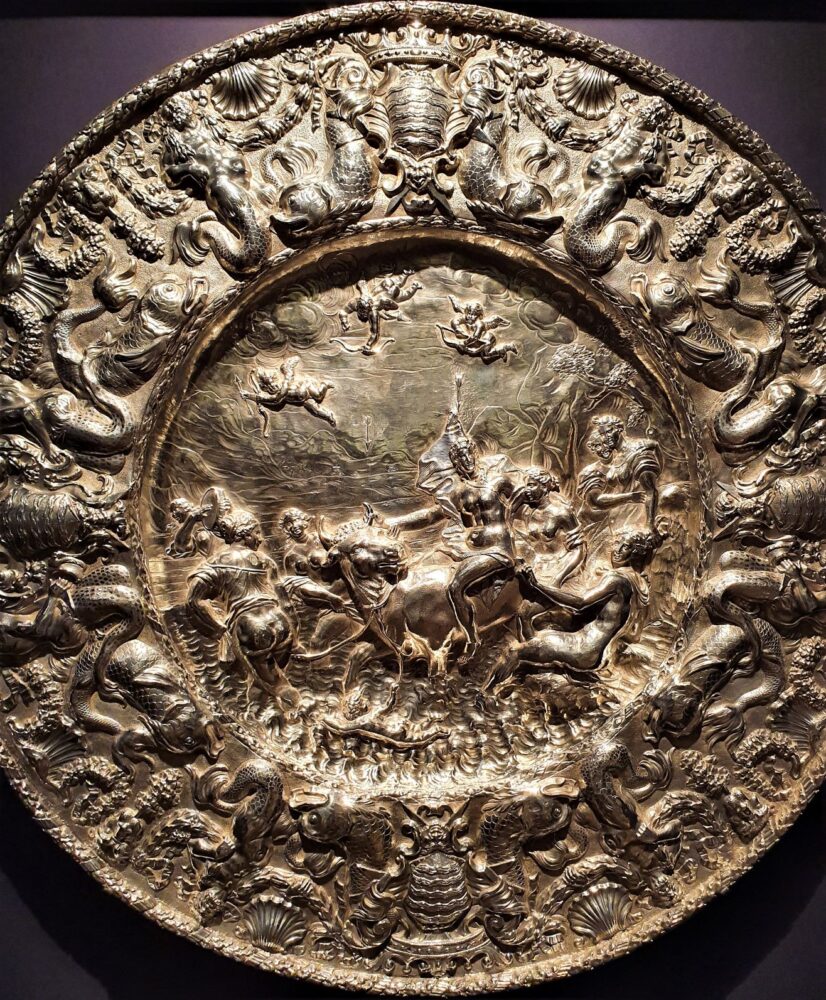 Giovanni Francesco Travani, Magnifico piatto d'argento di presentazione papale recante lo stemma della Famiglia Tavora, 1670 (