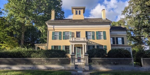 The Emily Dickinson Museum in Amherst, Massachusetts. Photo: Patrick Fecher. Courtesy of the Emily Dickinson Museum.