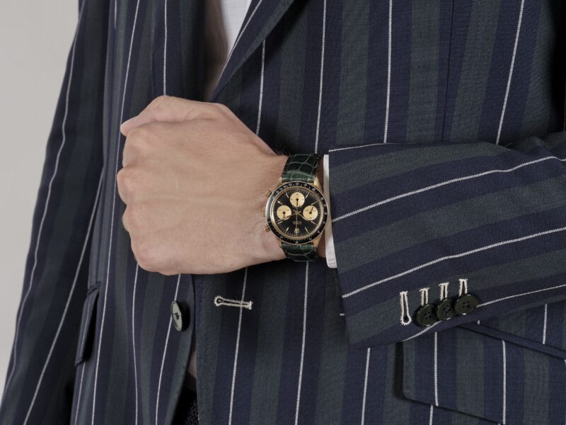 ROLEX - Daytona Cronografo a carica manuale in oro giallo 14 kt con 3 contatori. Quadrante nero con gra fi che oro. Marchio/Brand: Rolex Modello/Model: Daytona Anno/Year: 1969 Referenza/Reference No.: 6241 Cassa N./Case No.: 2118921 Quadrante/Dial: Nero-oro/Black-gold Movimento/Movement: Carica manuale/Manual winding Calibro: Rolex 722-1 Materiale/Material: Oro giallo 14 kt/14 kt Yellow gold Bracciale-Cinturino/Bracelet-Strap: Cinturino pelle lucido verde/Green leather strap Dimensione/Dimension: 37 mm Accessori/Accessories: Scatola/Box Stima: 100.000 - 160.000 €