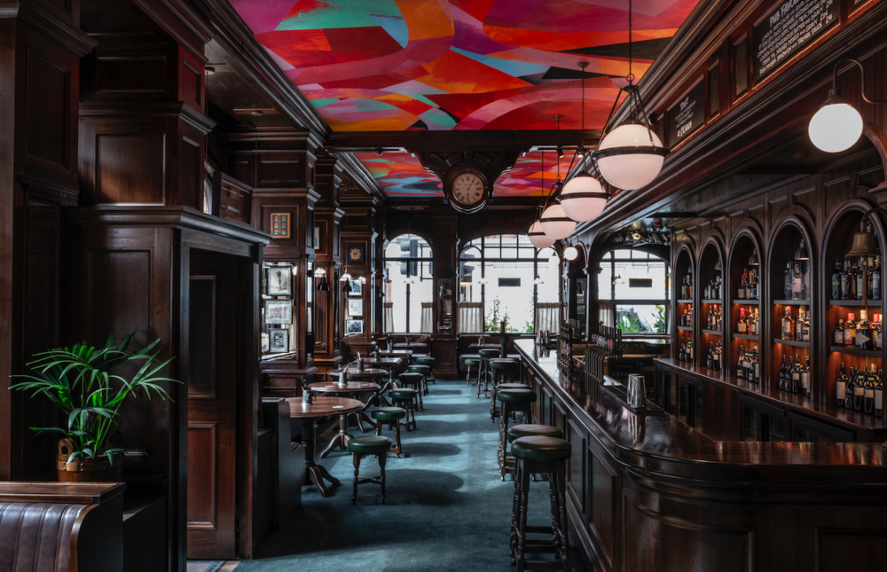 The Audley Public House storia e arte contemporanea si fondono in un