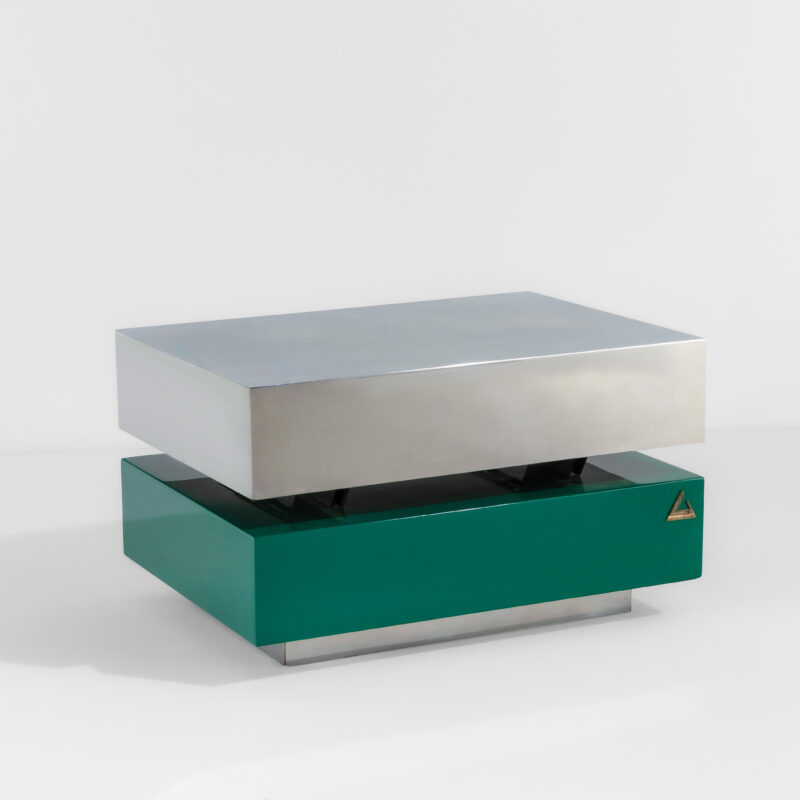 Gabriella Crespi Raro tavolo basso mod. Scultura della serie Plurimi Prod. Crespi, Italia, 1970 ca. Stima: 20.000 - 30.000 €