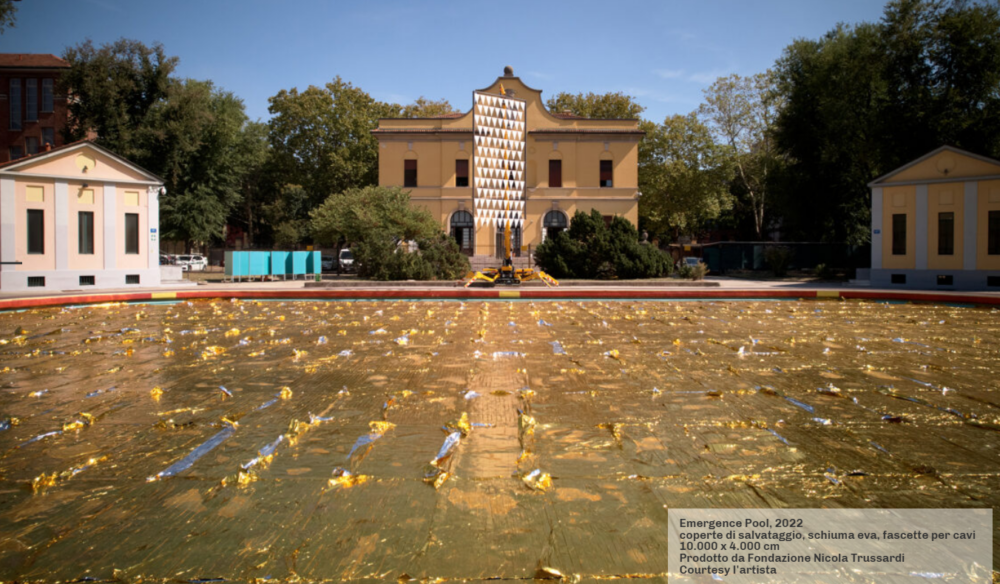 Gilded Darkness di Nari Ward. Fondazione Trussardi