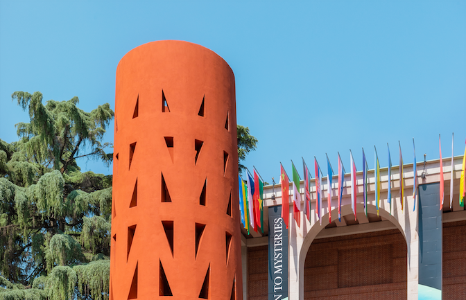 La Triennale di Milano diventa luogo di scambio e dibattito tra i principali centri culturali internazionali