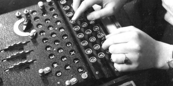 Una “macchina dei misteri” Enigma è un asta da Christie's